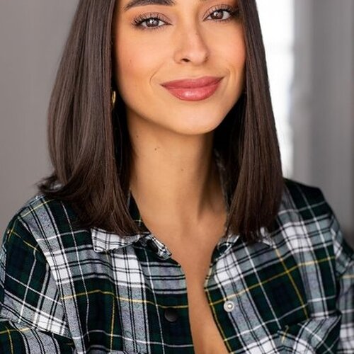 Kiara Gomez Glad Bak