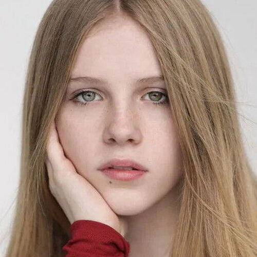 Alyla Browne