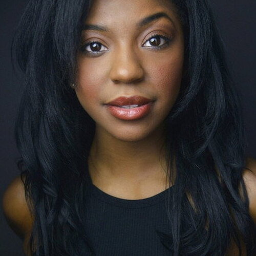 Liv Symone
